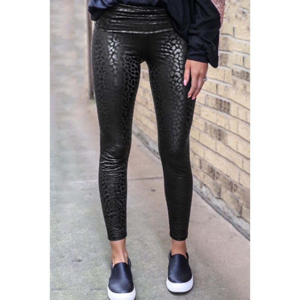 Untamed High Waist Liquid Leopard Leggings NWT